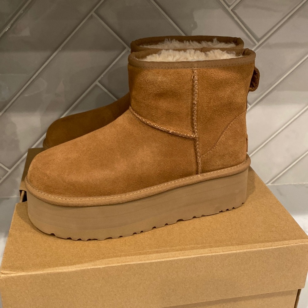 Brand New Chestnut Platform Mini Ugg Size 7